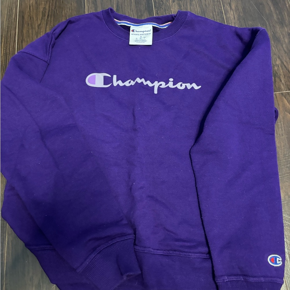 Women’s Small Champion Purple Crewneck